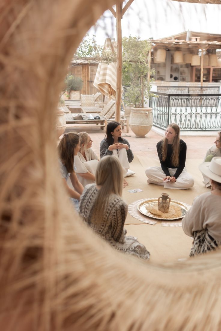 Illustrated routine board with modular cards